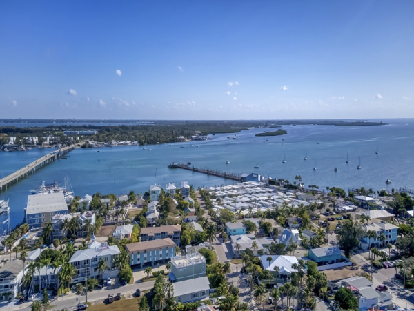 Bradenton Beach Four Bedroom Vacation Home with Pool & Spa